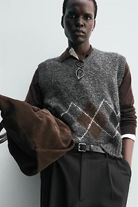 GILET EN MAILLE JACQUARD À LOSANGES