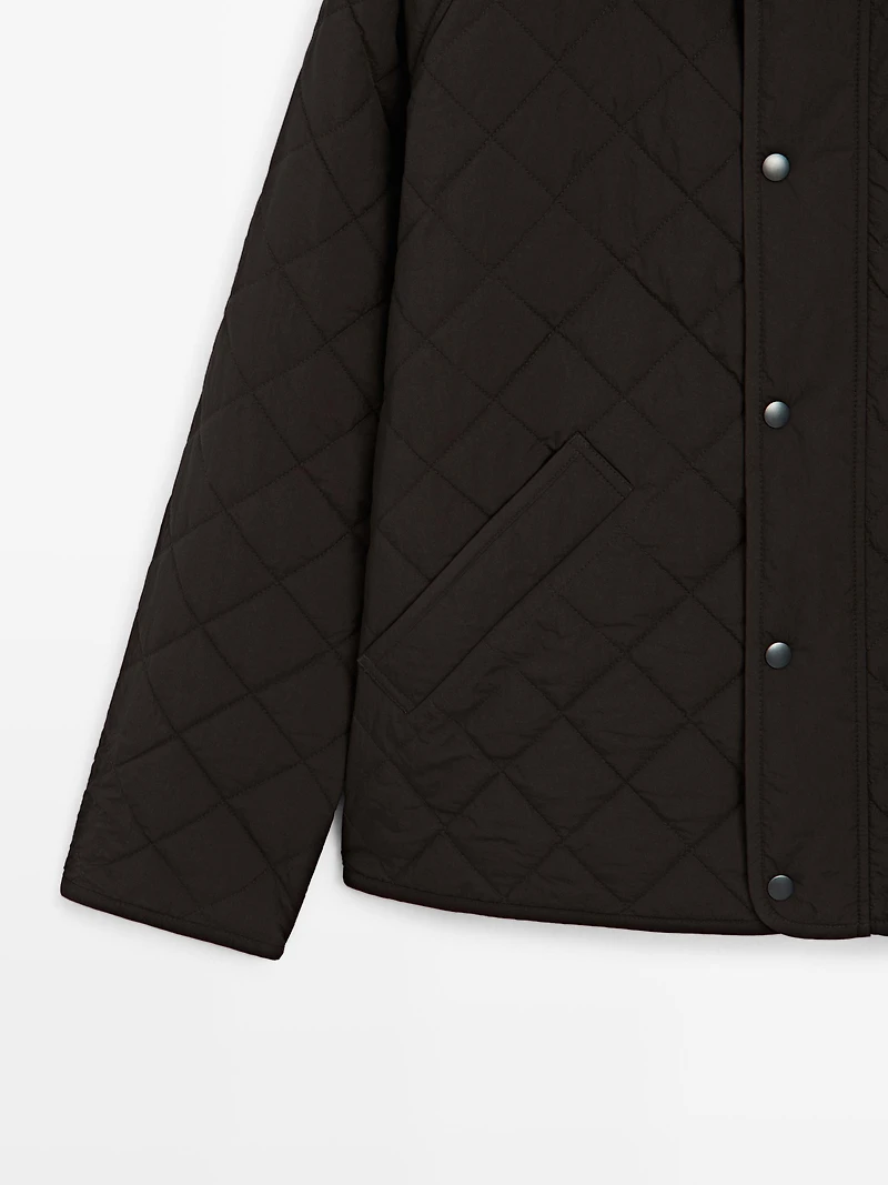 Quilted jacket with corduroy collar