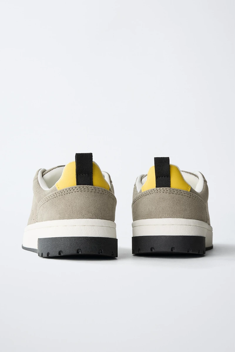 SKATER SNEAKERS