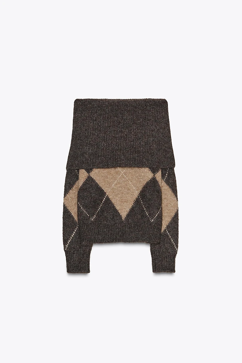 ARGYLE OFF-THE-SHOULDER KNIT SWEATER