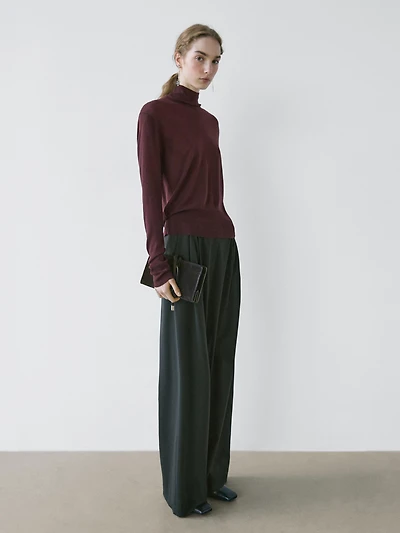 Wide-leg trousers with darts