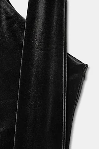 ROBE COURTE EN VELOURS AVEC FOULARD