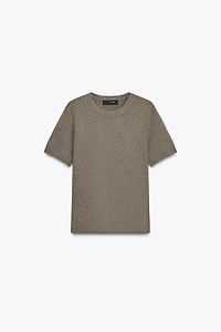 TOP EN MAILLE MANCHES COURTES AU TOUCHER DOUX