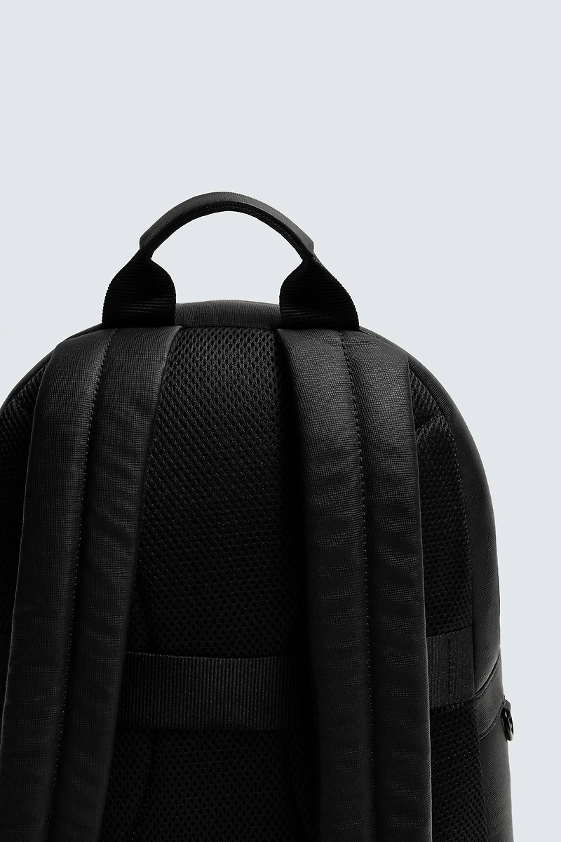 TEXTURED BACKPACK