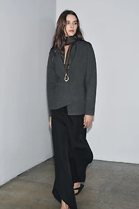 KNIT BLAZER WITH BROOCH