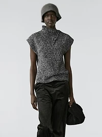 Mouliné knit vest with collar detail