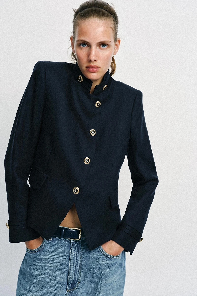 GOLD BUTTON FITTED BLAZER