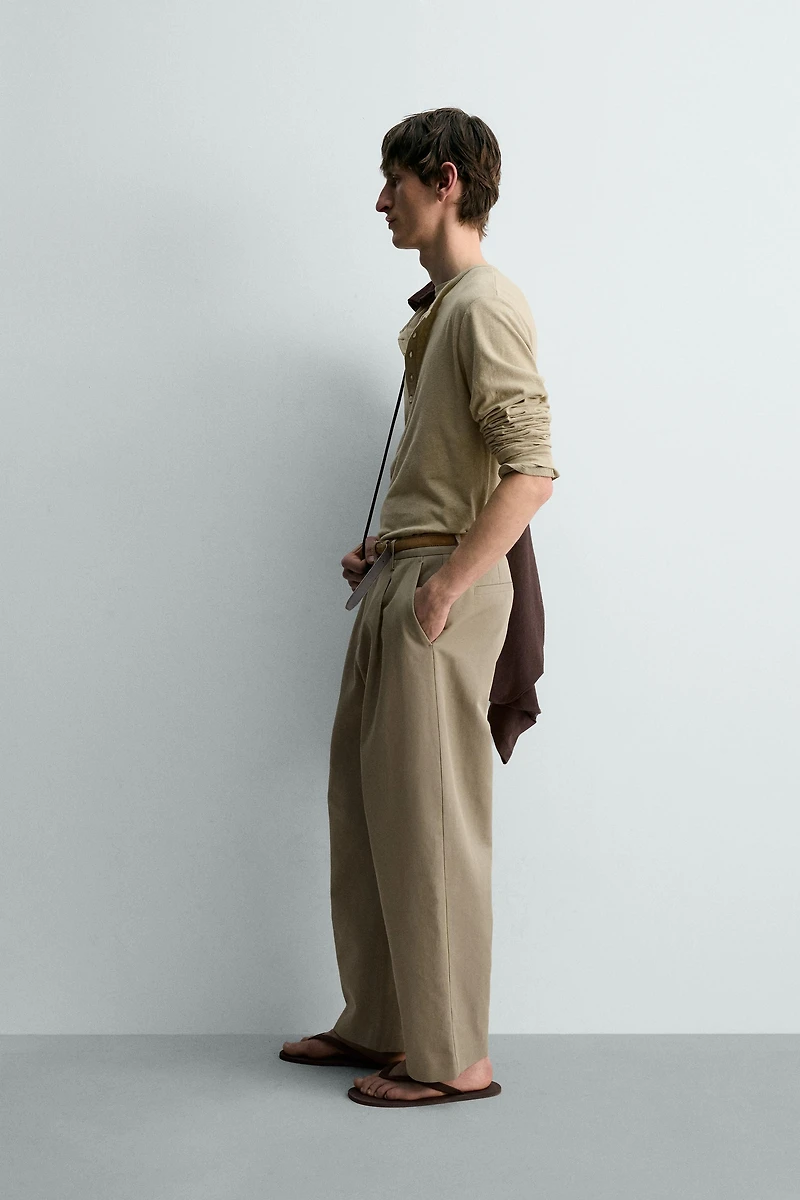 PLEATED STRAIGHT FIT PANTS