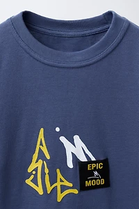 GRAFFITI LABEL DETAIL T-SHIRT