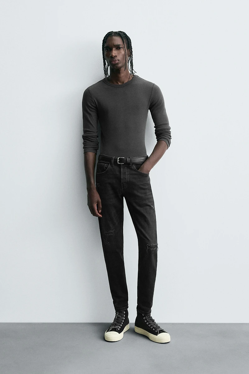 RIPPED SKINNY FIT JEANS