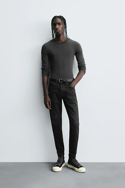 RIPPED SKINNY FIT JEANS