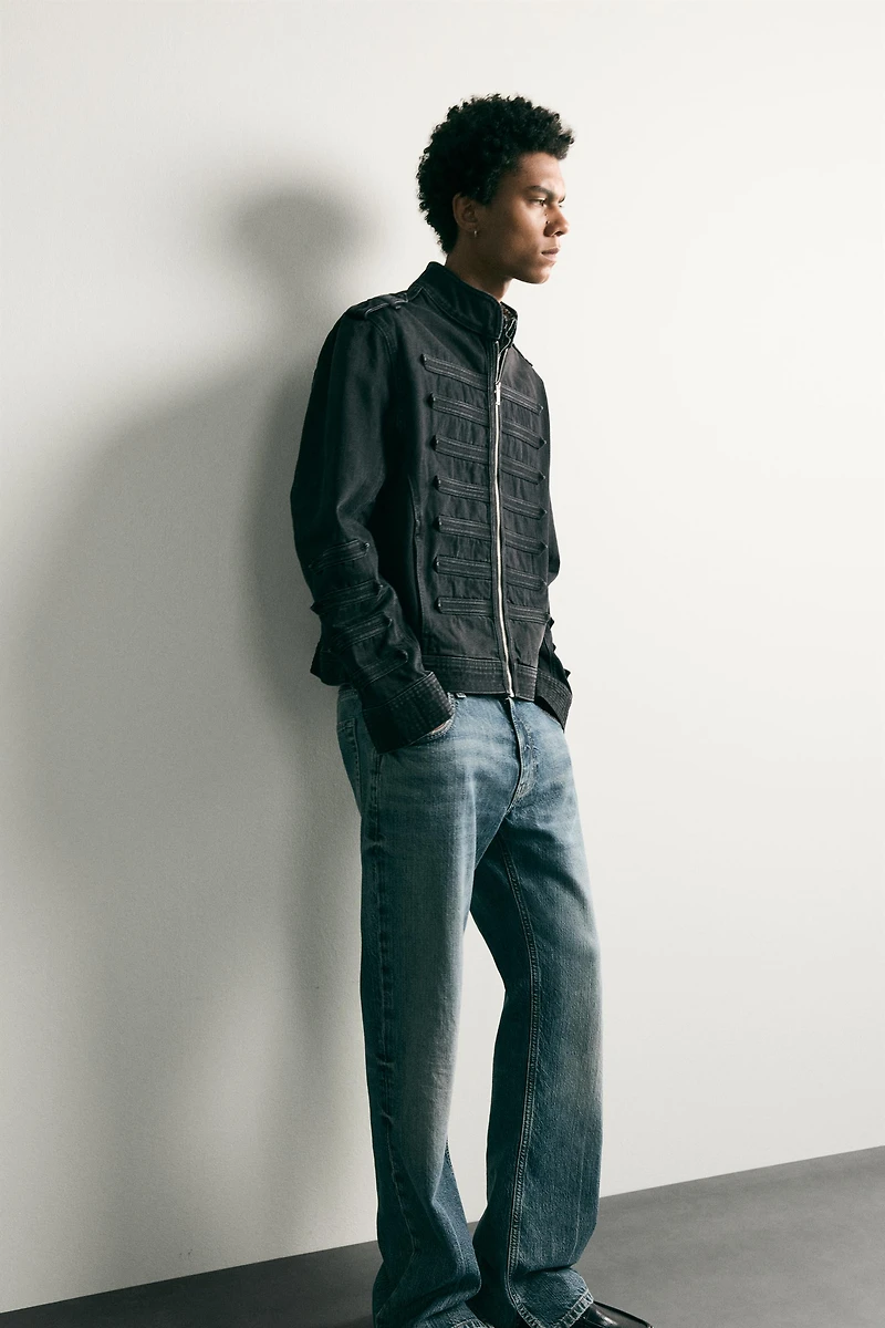 CROPPED FIT TAB DETAIL JACKET