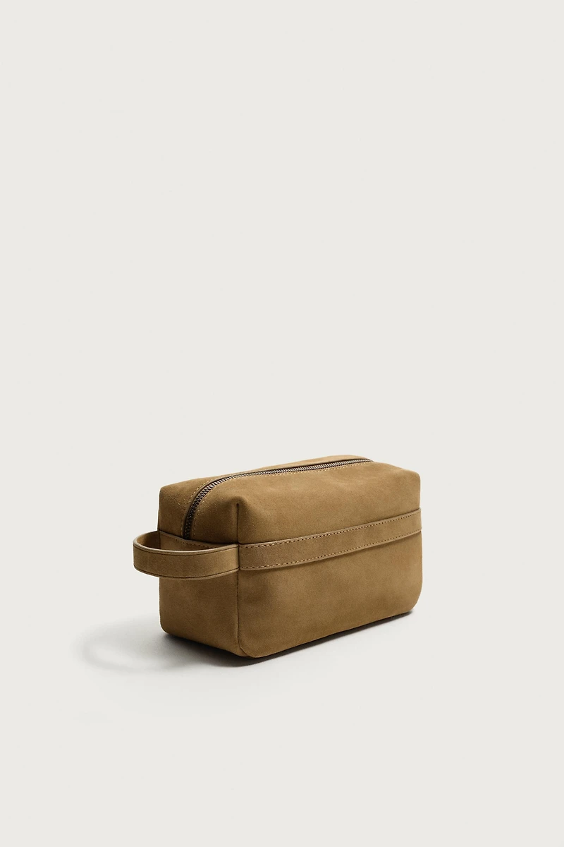 LEATHER TOILETRY BAG