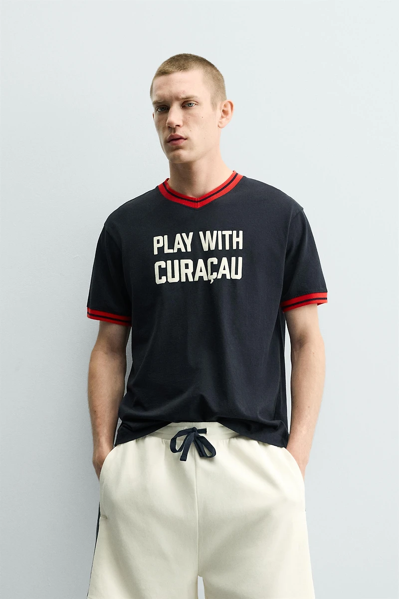 CONTRASTING TEXT PRINT T-SHIRT