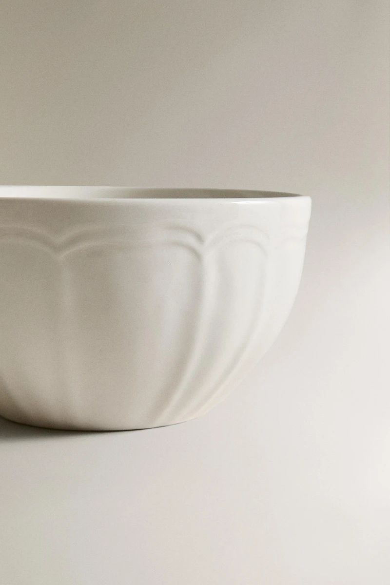 PORCELAIN BOWL WITH RAISED DESIGN