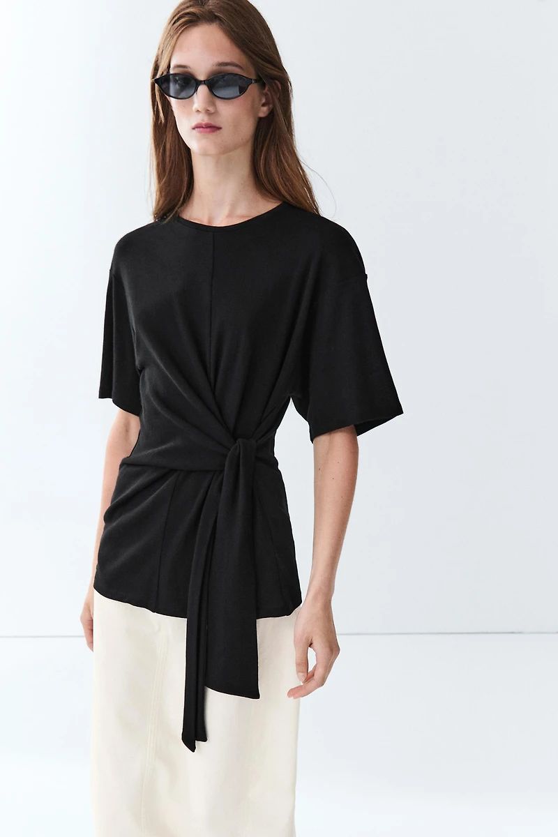 Short sleeve T-shirt with tie detail