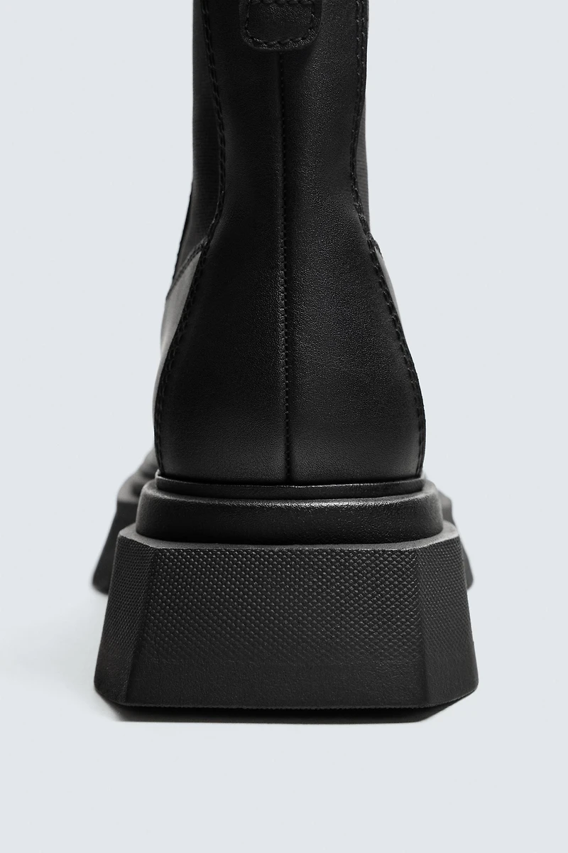 CHUNKY CHELSEA BOOTS