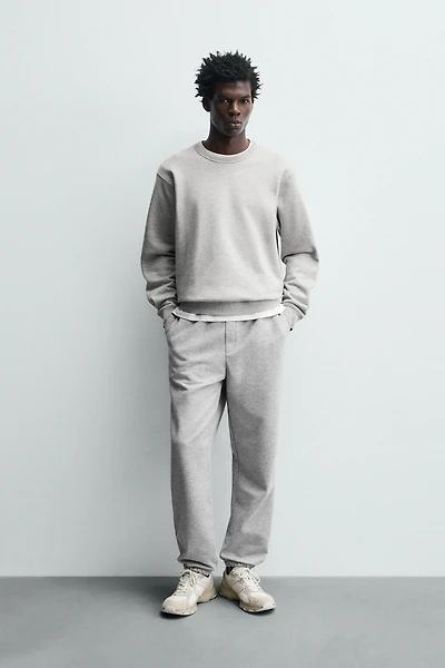 BASIC CREWNECK SWEATSHIRT