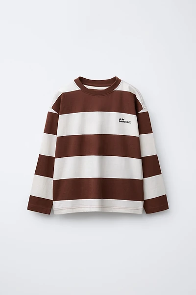 T-SHIRT À RAYURES AVEC INSCRIPTION BRODÉE