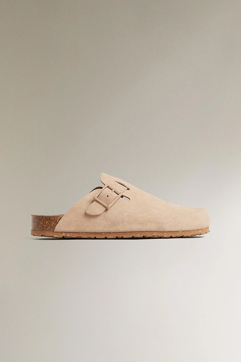 SABOTS EN CUIR BOUCLE