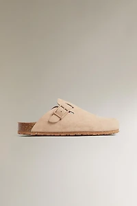SABOTS EN CUIR BOUCLE
