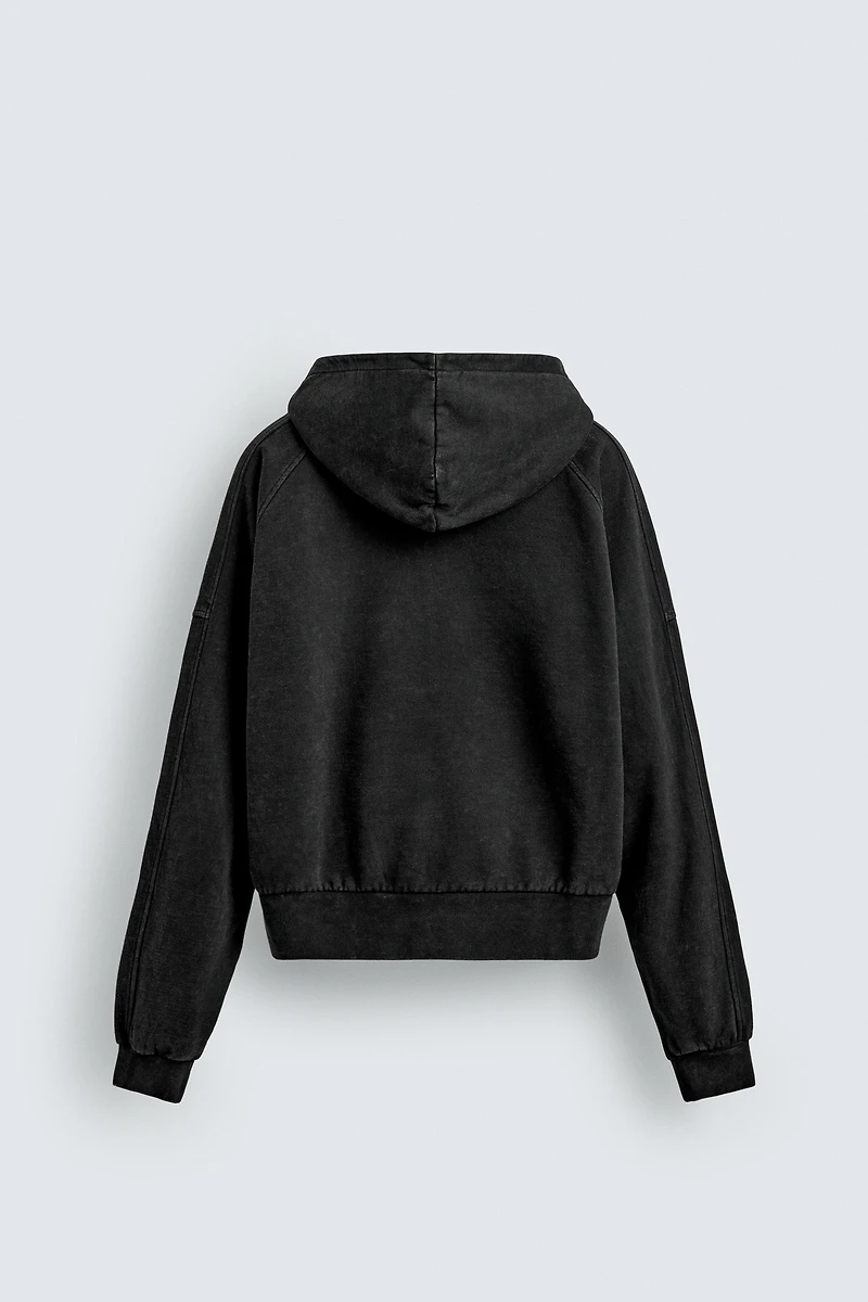 CROPPED FIT HOODIE