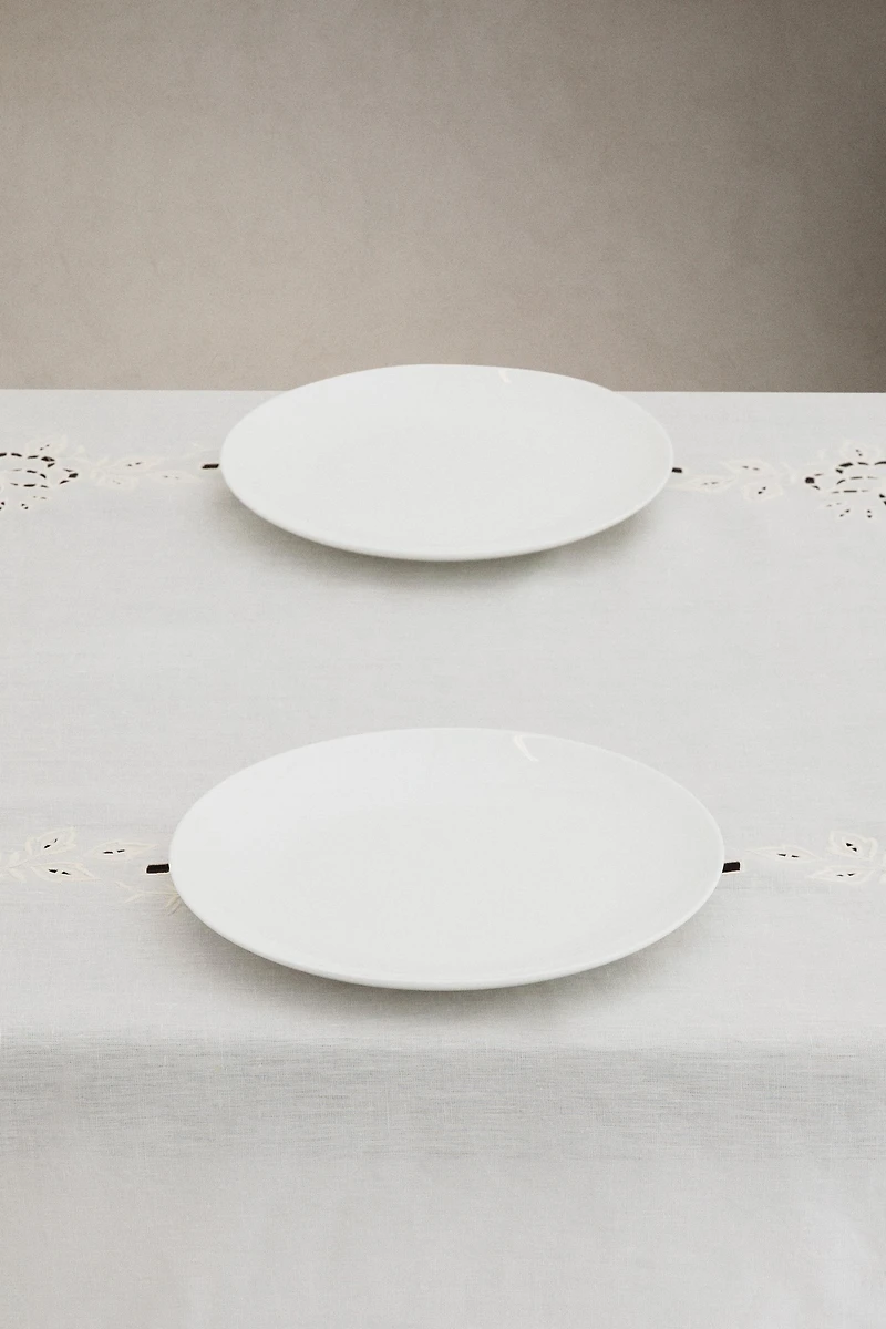 LINEN TABLECLOTH WITH FLORAL EMBROIDERY AND HEMSTITCHING