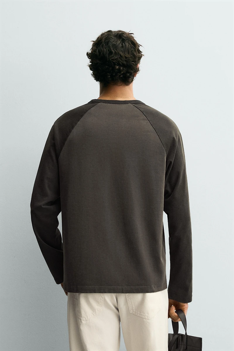 T-SHIRT COLOR BLOCK