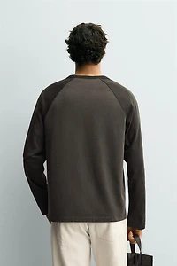 T-SHIRT COLOR BLOCK