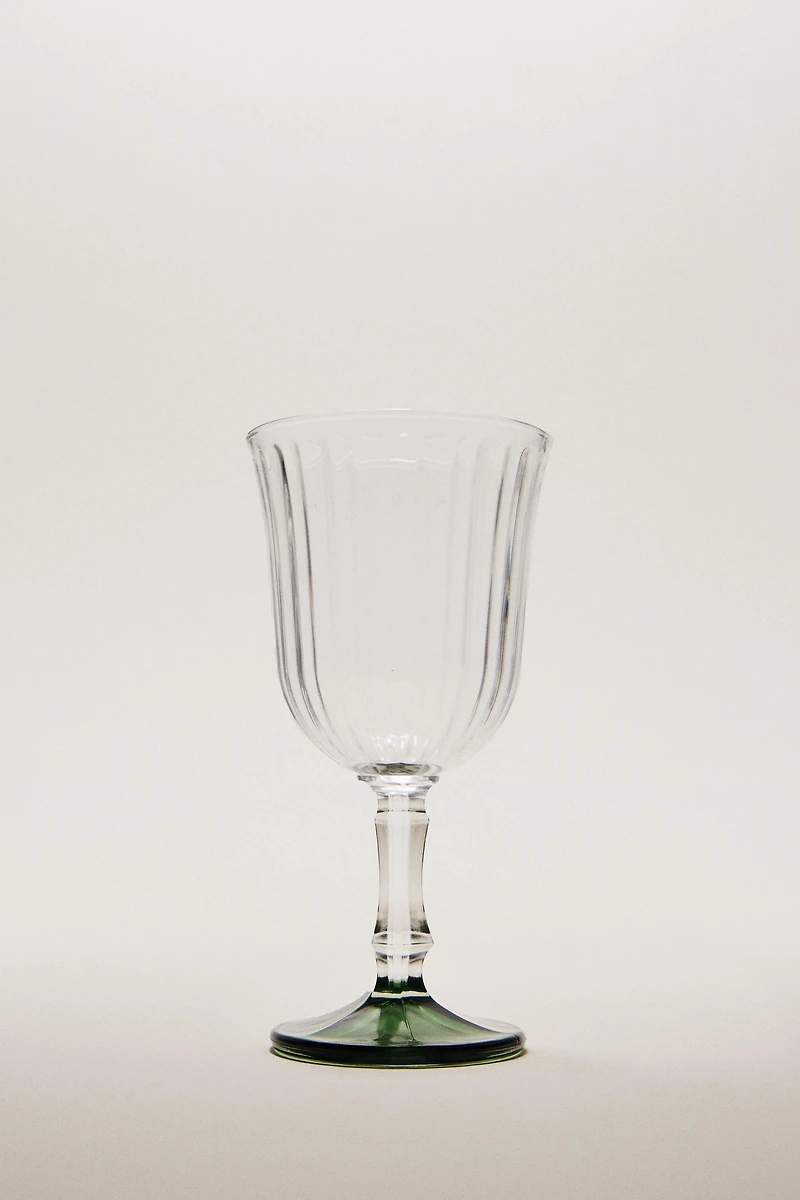 RAISED DESIGN WINE GLASS