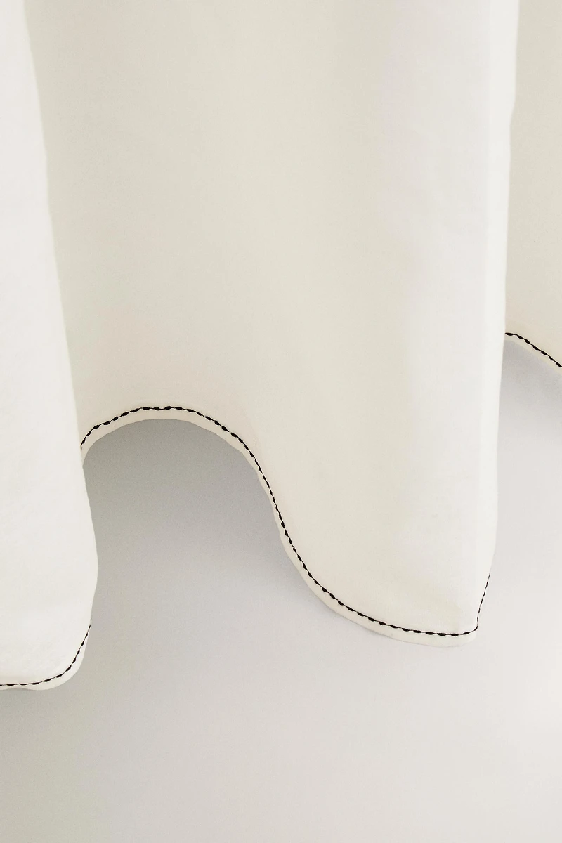 TOPSTITCHED SHOWER CURTAIN