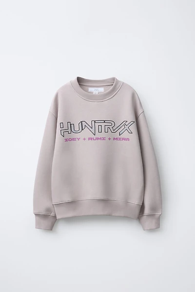KPOP DEMON HUNTERS™ NETFLIX © PRINT SWEATSHIRT