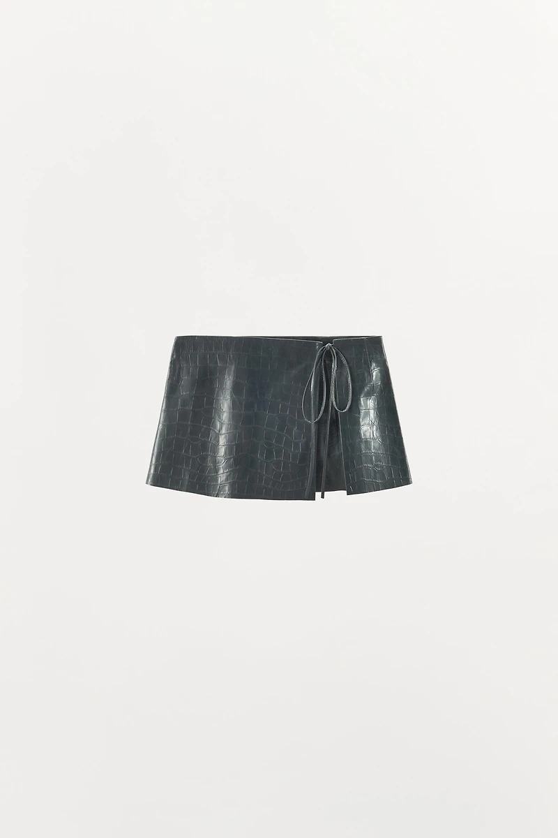100% EMBOSSED LEATHER SKIRT BELT