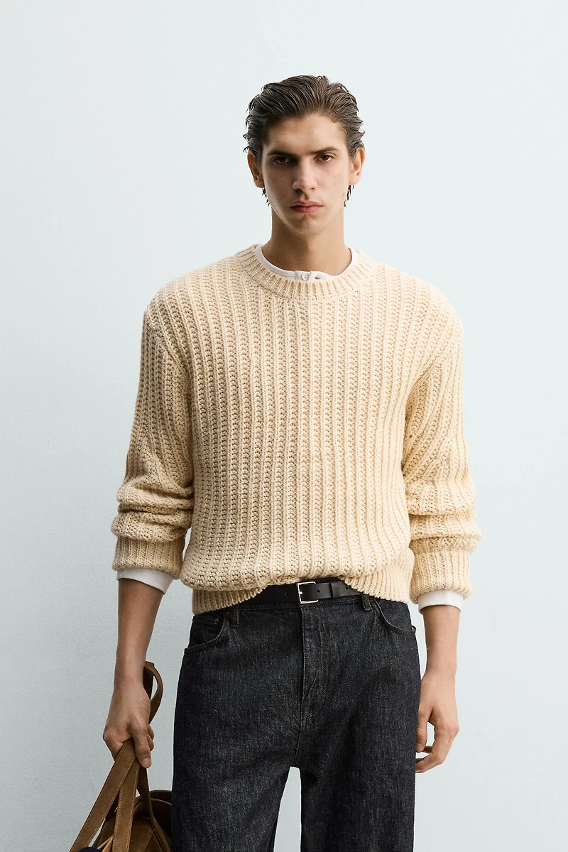 PULL STRUCTURÉ VOLUMINEUX