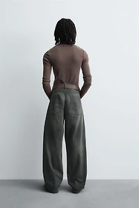 BAGGY FIT JEANS WITH TWISTED SEAM