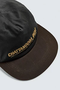 CASQUETTE À VISIÈRE PLATE BRODÉE