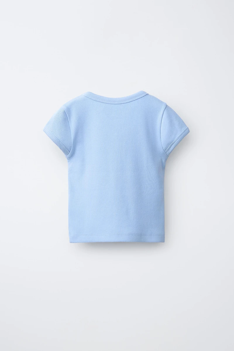 RIBBED V-NECK T-SHIRT