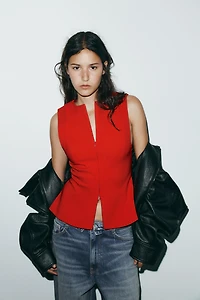 FITTED ZIP TOP
