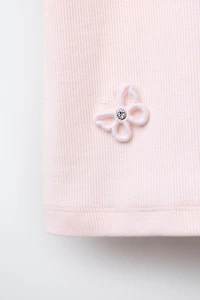 RIBBED JEWELED APPLIQUÉ SHIRT