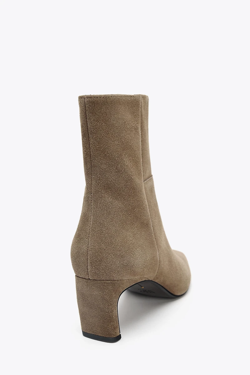 BOTTINES À TALONS KITTEN EN CROÛTE DE CUIR