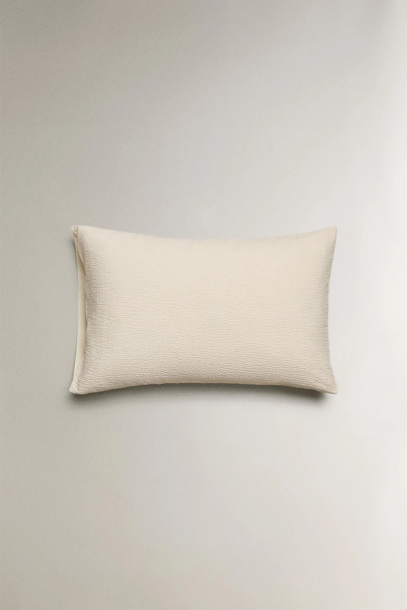 TEXTURED PILLOWCASE