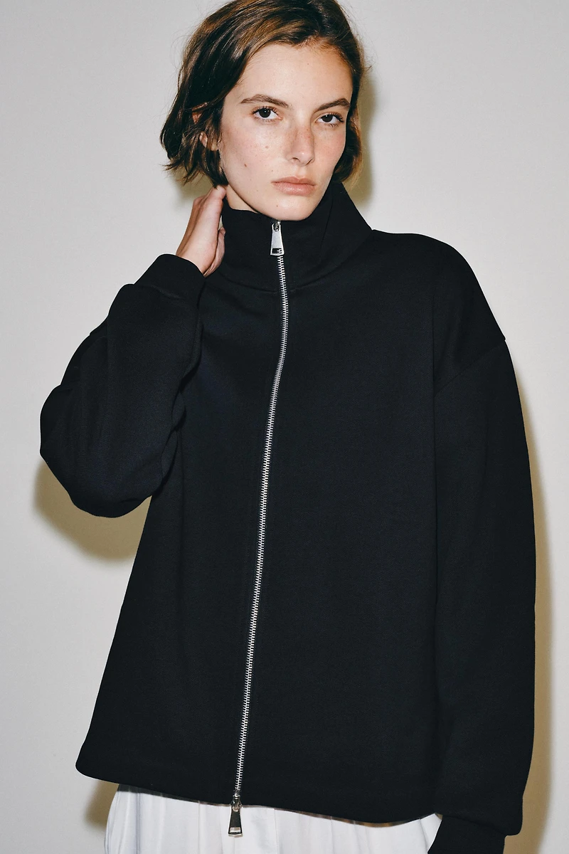 ZIP-UP SWEATSHIRT