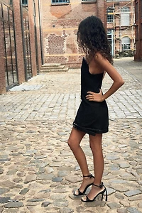 ROBE COURTE CEINTURE BAS