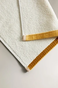 BATH TOWEL WITH RICE STITCH COLORED EDGE