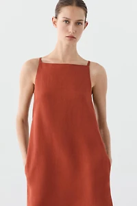 Robe courte à bretelles