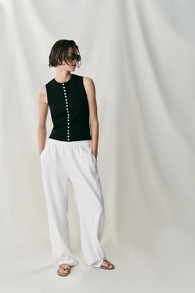 BUTTONED TOP