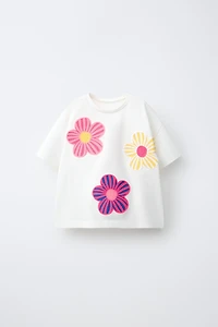 T-SHIRT À DÉCOR DE FLEURS