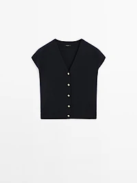 Knit vest with golden buttons