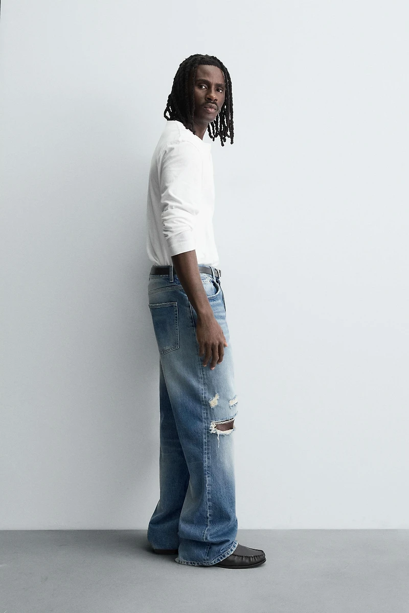 RIPPED RELAXED FIT JEANS