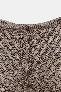 CROPPED CABLE KNIT TOP